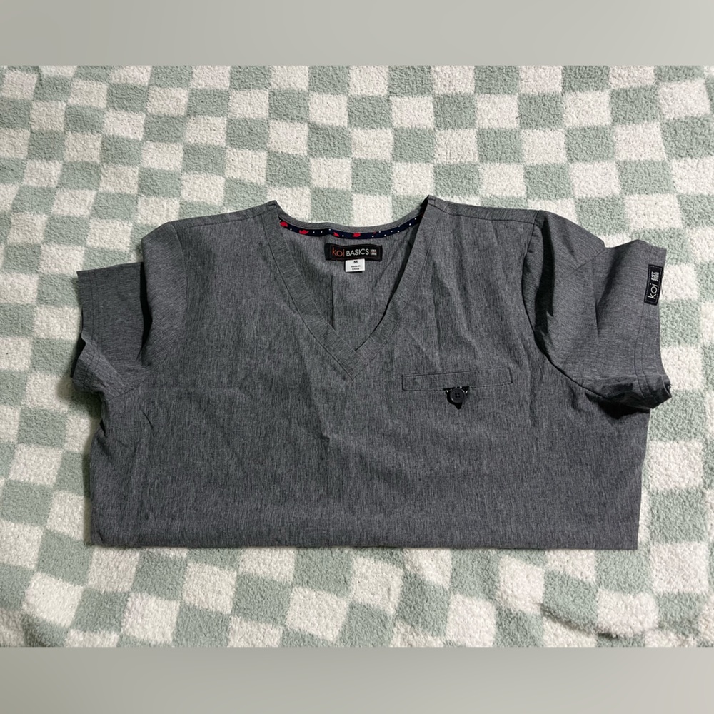 koi scrub top